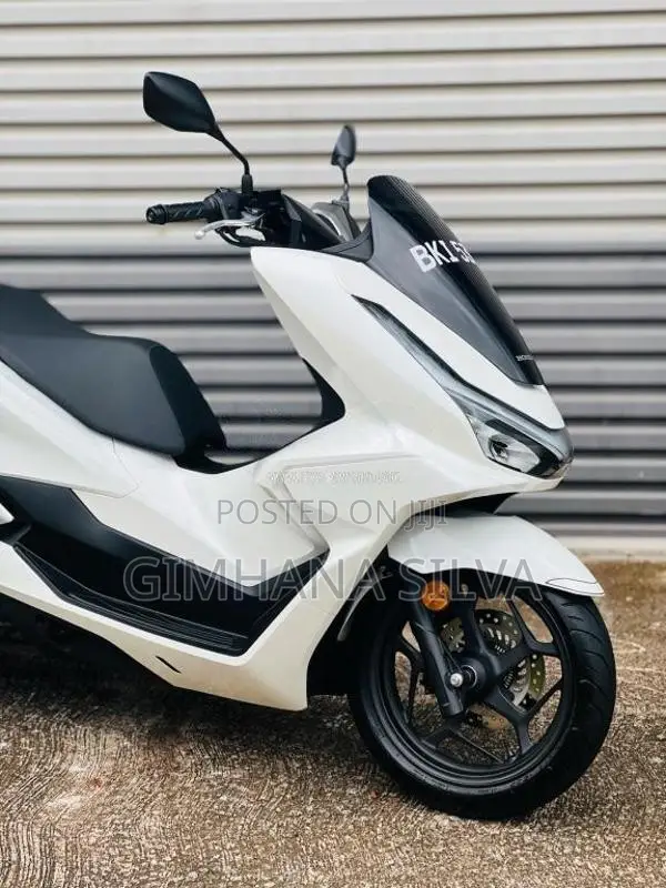 Honda Pcx 2025 Motorbike (Used)