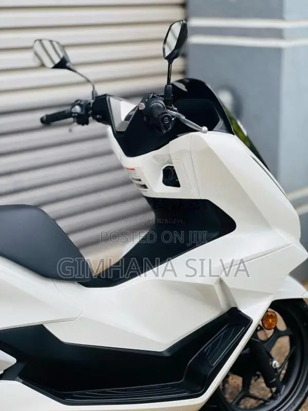 Honda Pcx 2025 Motorbike (Used)