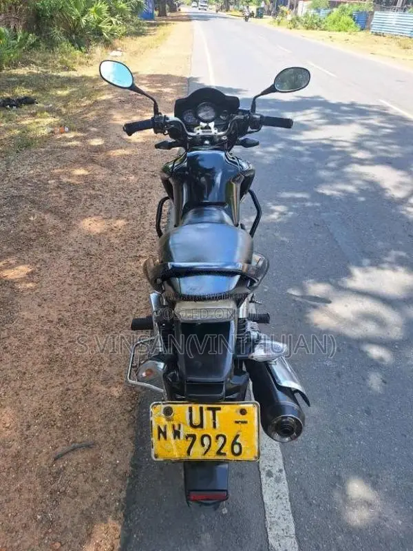 Hero-Honda Hunk 2010 Motorbike (Used)