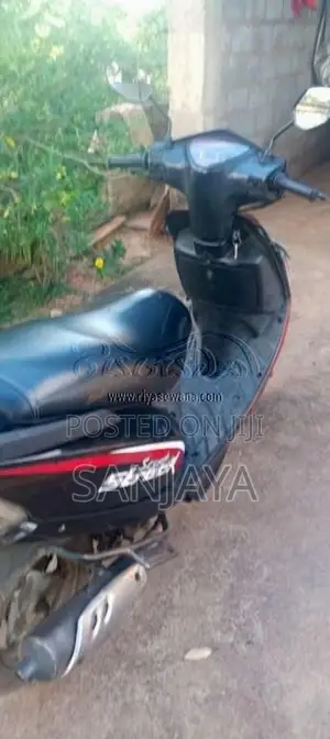 TVS Scooty Streak 2012 Motorbike (Used)