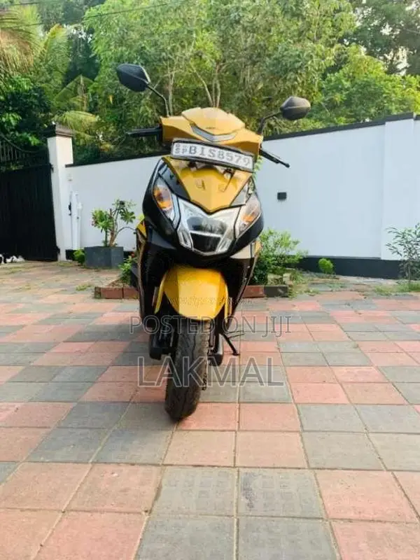 Honda Dio DX 2020 Motorbike (Used)