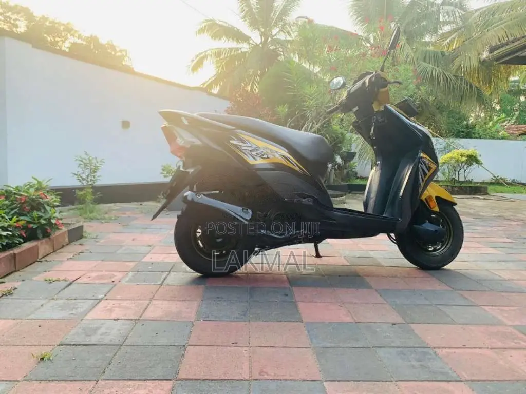Honda Dio DX 2020 Motorbike (Used)