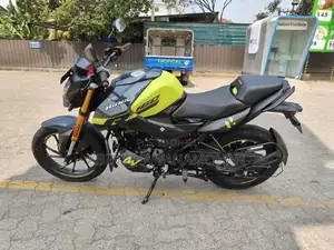 Hero Hunk 2025 Motorbike (Used)