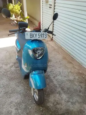 Yadea M6 2025 Motorbike (Used)