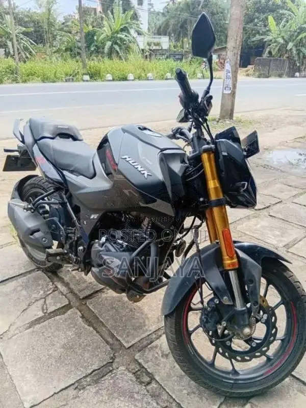 Hero Hunk 2026 Motorbike (Used)