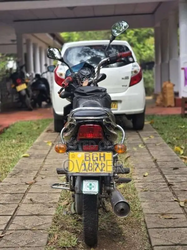 Bajaj CT-100 2017 Motorbike (Used)