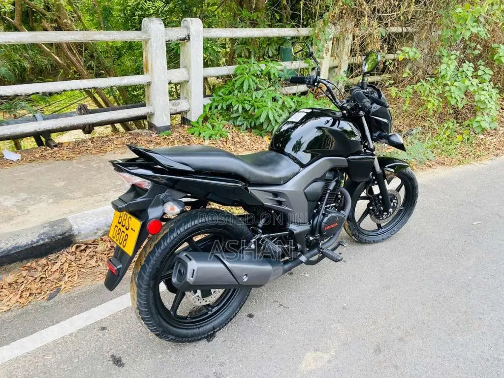 Honda CB Trigger 150cc 2015 Motorbike (Used)