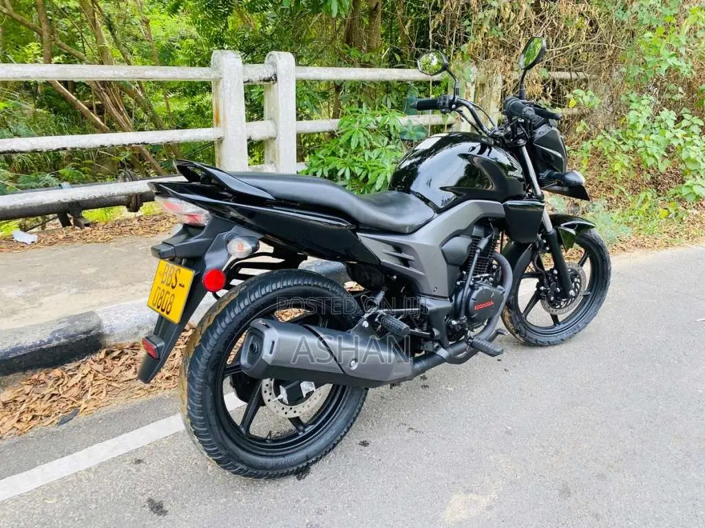 Honda CB Trigger 150cc 2015 Motorbike (Used)