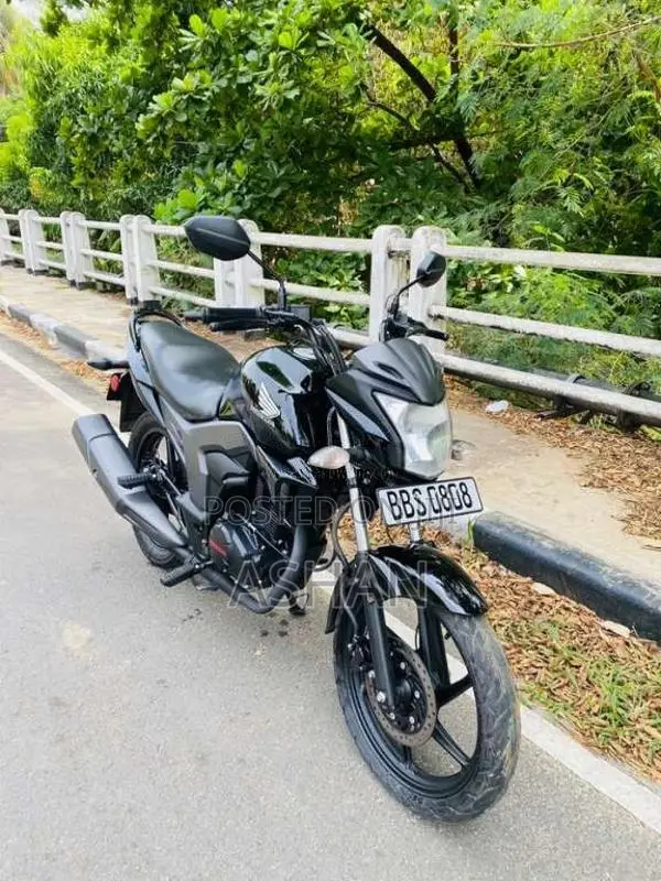 Honda CB Trigger 150cc 2015 Motorbike (Used)