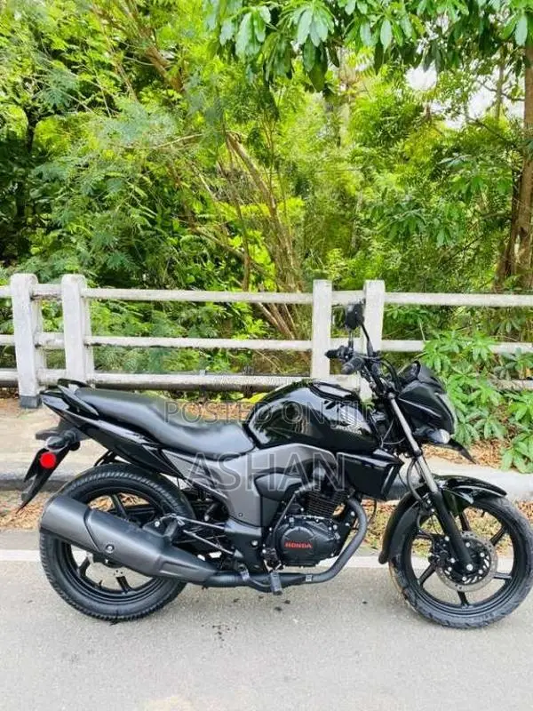 Honda CB Trigger 150cc 2015 Motorbike (Used)