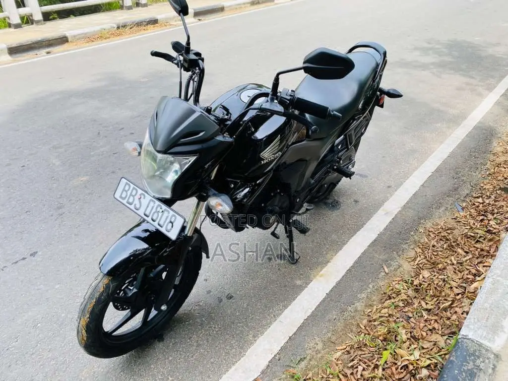 Honda CB Trigger 150cc 2015 Motorbike (Used)