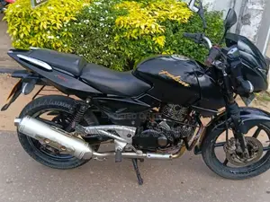 Bajaj Pulsar 220 2009 Motorbike (Used)