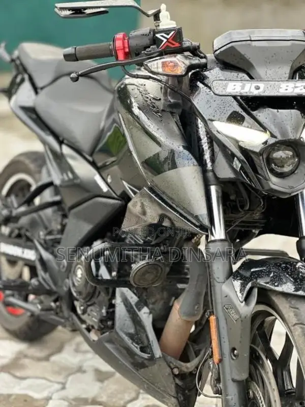 Bajaj Pulsar N160 2025 Motorbike (Used)