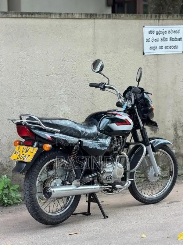 Bajaj CT-100 2010 Motorbike (Used)