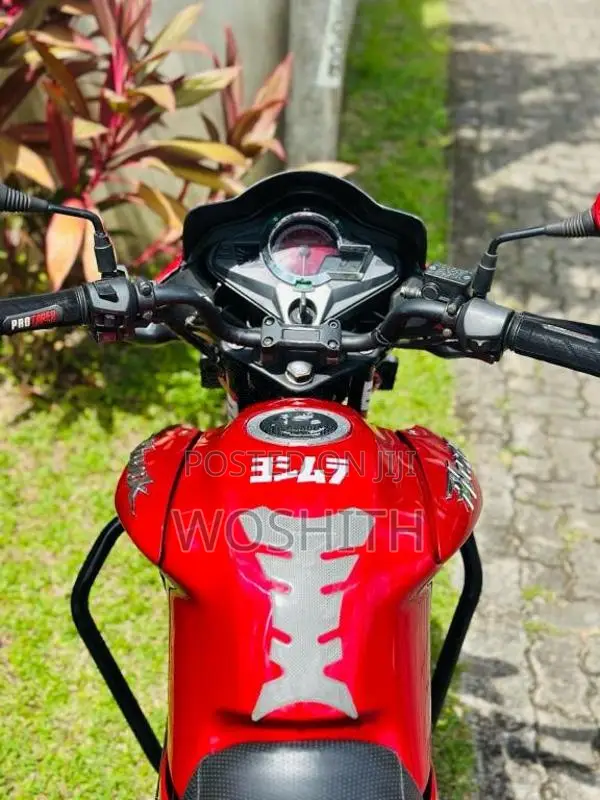 Hero-Honda Hunk 2015 Motorbike (Used)