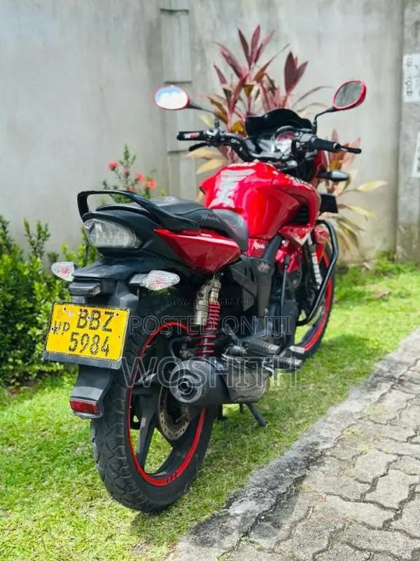 Hero-Honda Hunk 2015 Motorbike (Used)