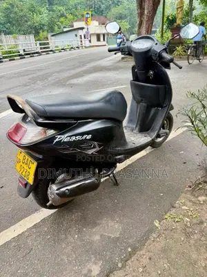 Hero Pleasure 2012 Motorbike (Used)
