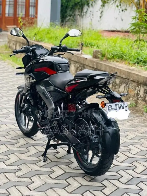 Bajaj Pulsar NS200 2025 Motorbike (Used)