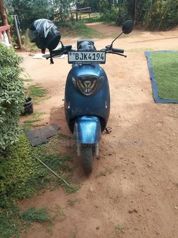 Yadea M6 2024 Motorbike (Used)