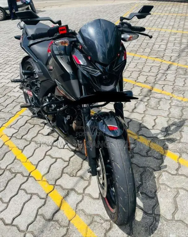 Bajaj Pulsar 2025 Motorbike (Used)