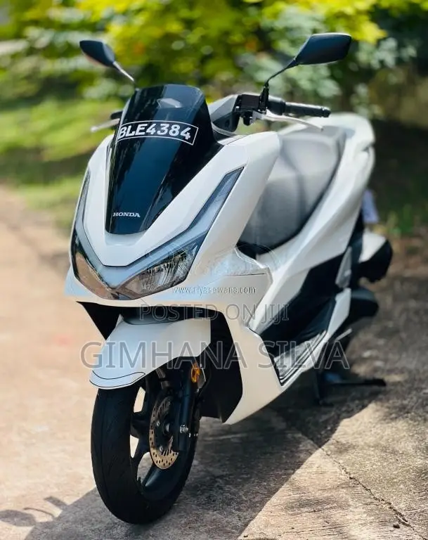 Honda Pcx 2025 Motorbike (Used)