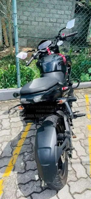 Bajaj Pulsar 2025 Motorbike (Used)