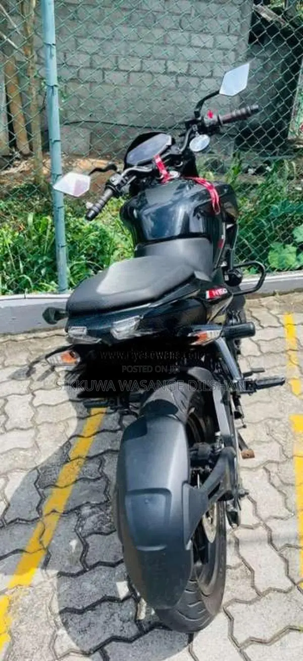 Bajaj Pulsar 2025 Motorbike (Used)