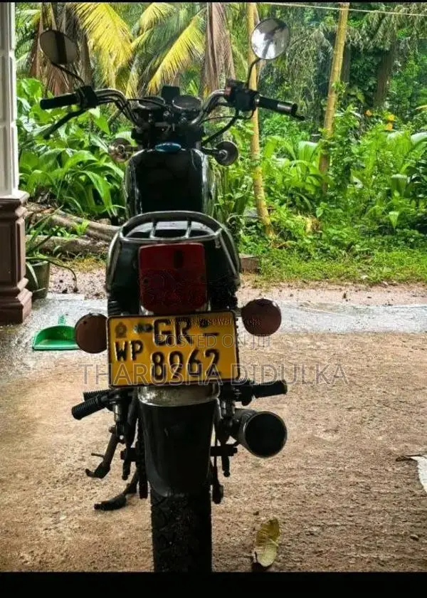 Suzuki GN125 2002 Motorbike (Used)