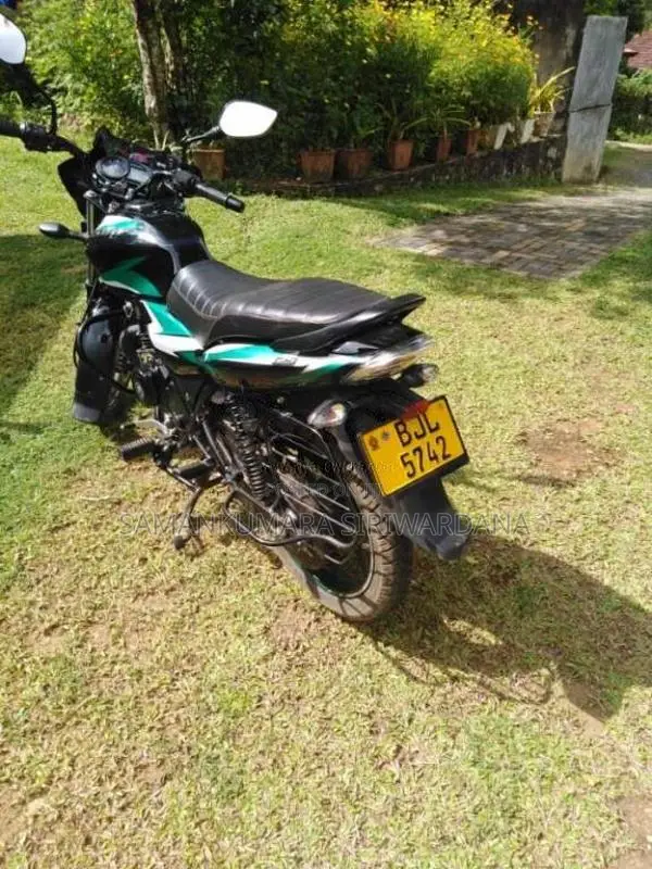 Bajaj Discover 125 2024 Motorbike (Used)