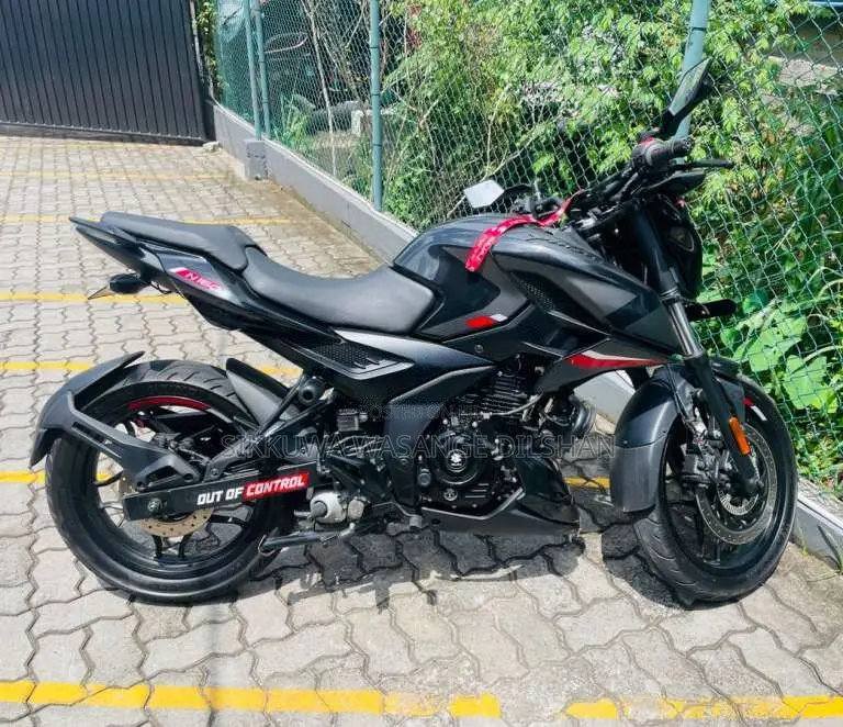 Bajaj Pulsar 2025 Motorbike (Used)