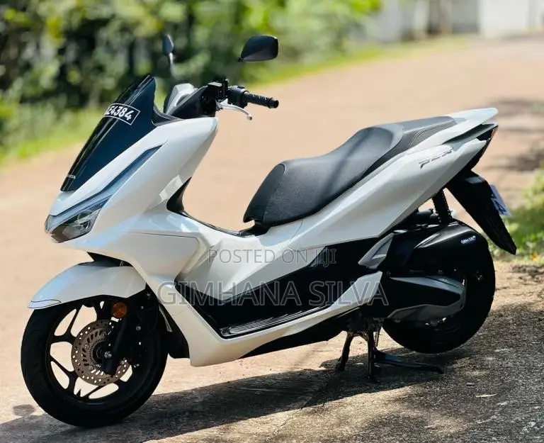 Honda Pcx 2025 Motorbike (Used)