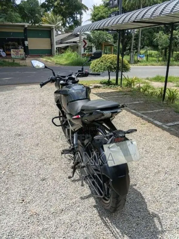 Bajaj Pulsar N160 Premium 2025 Motorbike (Used)