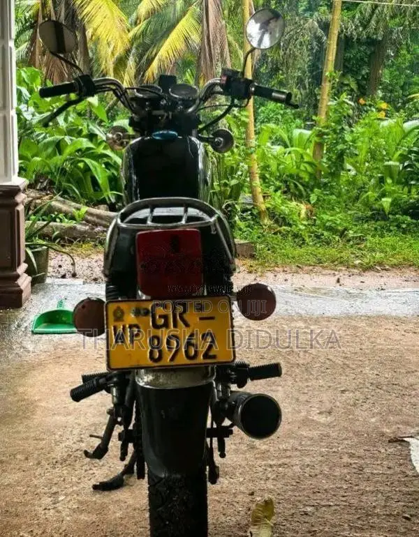 Suzuki GN125 2002 Motorbike (Used)