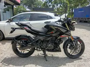 Bajaj Pulsar N160 Premium 2025 Motorbike (Used)