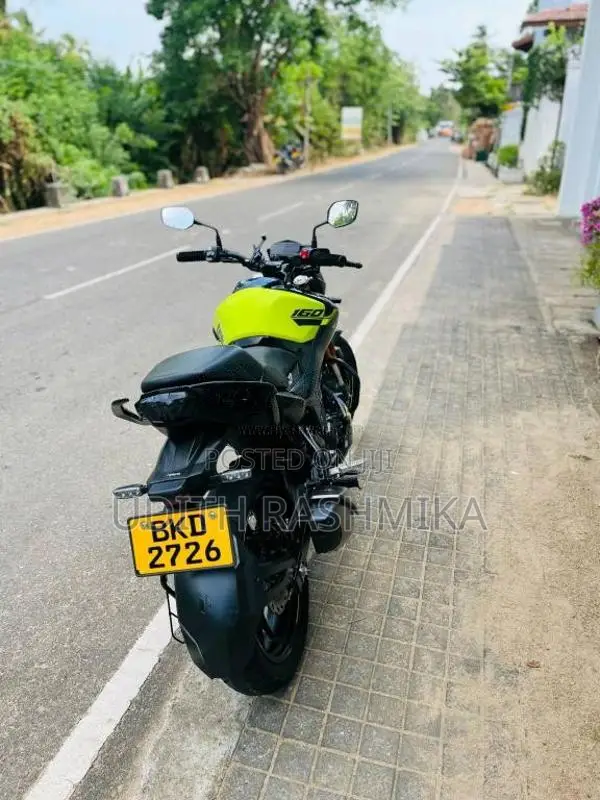 Hero Hunk 2025 Motorbike (Used)