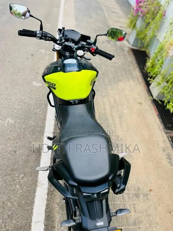 Hero Hunk 2025 Motorbike (Used)
