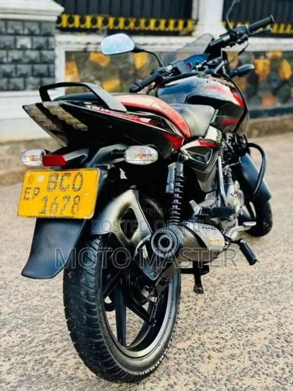 Bajaj Pulsar 2015 Motorbike (Used)