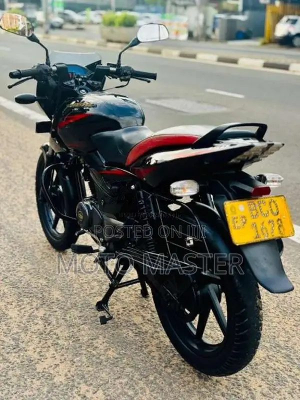 Bajaj Pulsar 2015 Motorbike (Used)