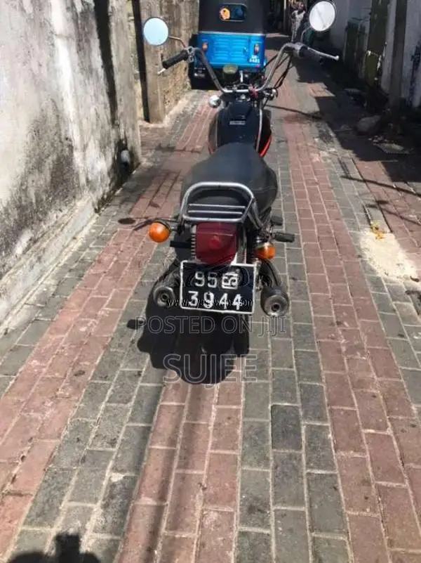 Honda CM 125 1987 Motorbike (Used)