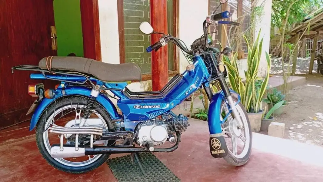 Kinetic Safari 2014 Motorbike (Used)