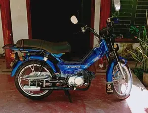 Kinetic Safari 2014 Motorbike (Used)