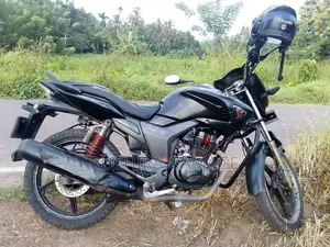 Hero-Honda Hunk 2010 Motorbike (Used)