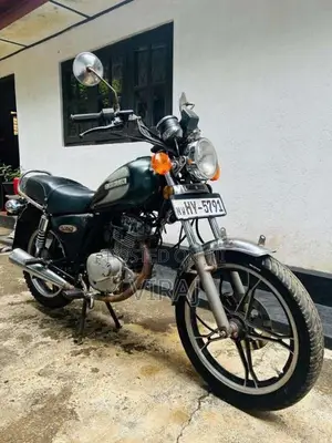 Suzuki GN125 Japan 2004 Motorbike (Used)