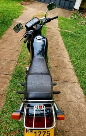 Honda Deluxe 125 2003 Motorbike (Used)