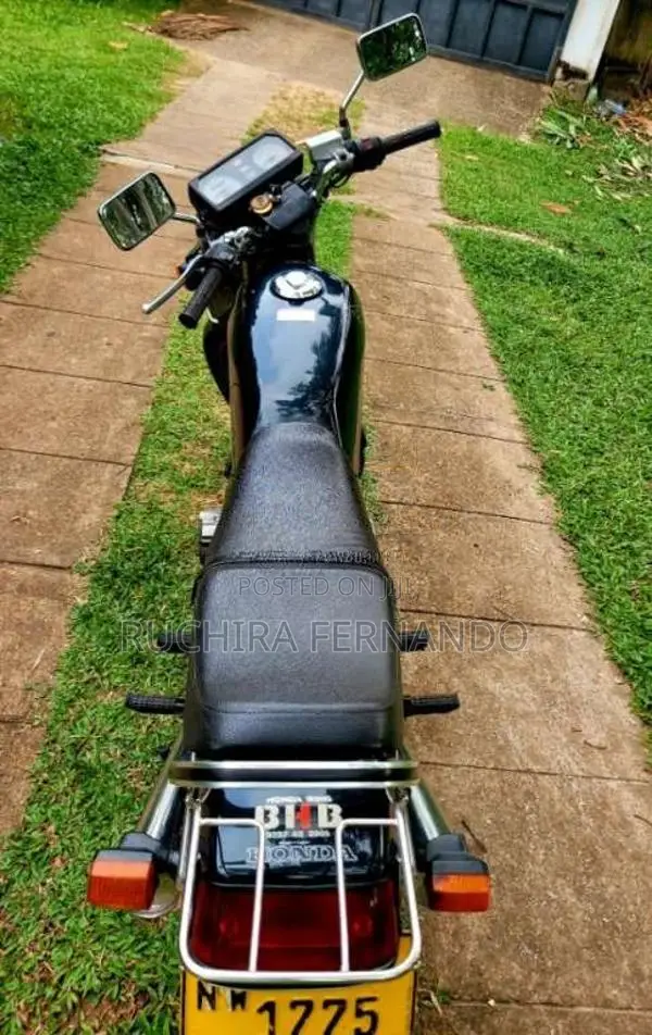 Honda Deluxe 125 2003 Motorbike (Used)