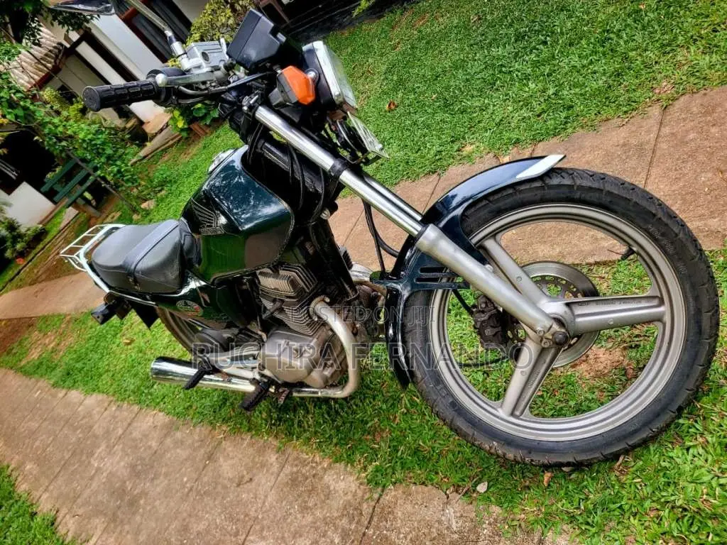 Honda Deluxe 125 2003 Motorbike (Used)