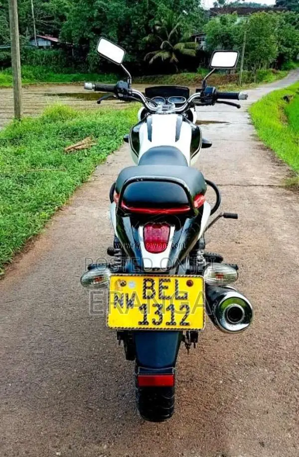 Bajaj V15 2016 Motorbike (Used)