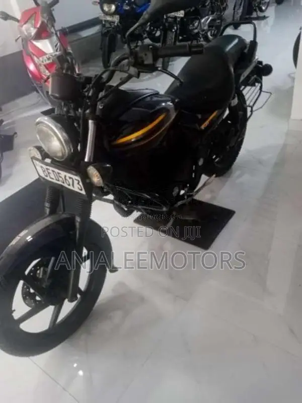 Bajaj Avenger 2016 Motorbike (Used)