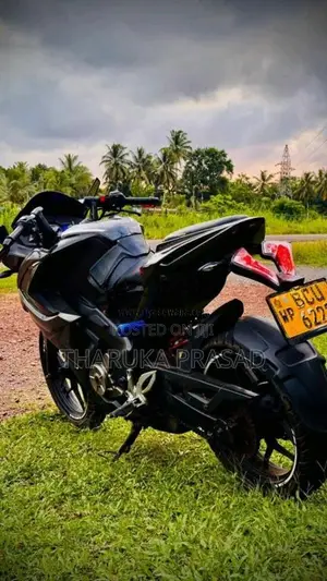 Bajaj Pulsar RS 200 2015 Motorbike (Used)