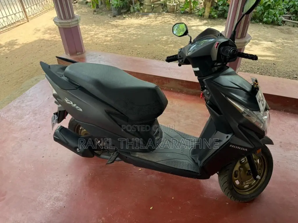 Honda Dio DLX 2025 Motorbike (Used)